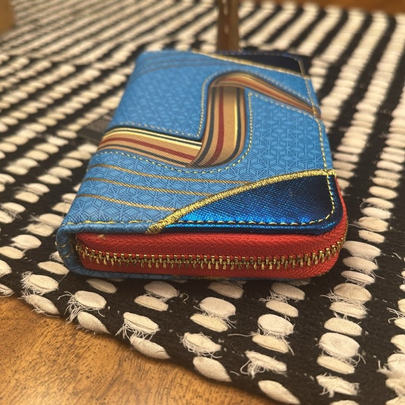 LOUNGEFLY Disney MARVEL Ms. Marvel Cosplay Zip Around Wallet - Picture 11 of 16